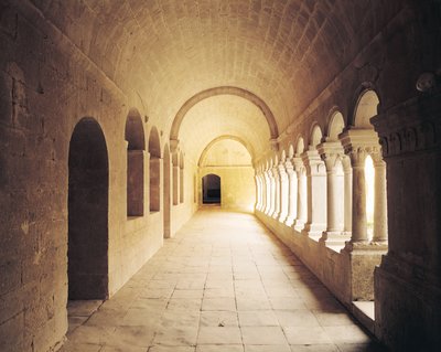 Interieur van het klooster, gesticht in 1148 door French School