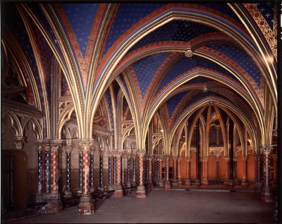Interieur van de onderste kapel van de Heilige Kapel (1245 - 1248) in Parijs, Frankrijk door French School