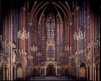 Interieur van de bovenkapel van de heilige kapel (1245 - 1248) in Parijs, Frankrijk door French School