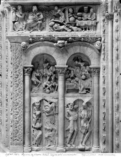 Lazarus en de rijke man, van het zuidportaal, ca. 1130 door French School