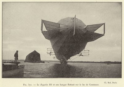 De Zeppelin III en zijn drijvende hangar op het Bodenmeer (gravure) door French School