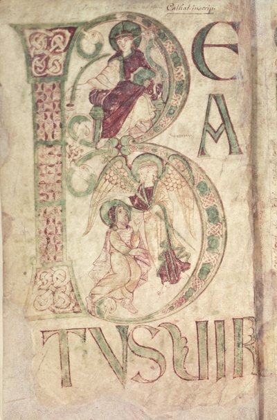 Ms 18 f.1v Geïllustreerde initiaal B met afbeelding van St. Johannes de Evangelist en een Engel, uit de Psalter van Corbie door French School