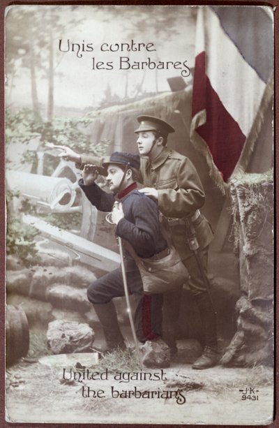 Patriottische ansichtkaart uit de Eerste Wereldoorlog, met een Franse en een Engelse soldaat samen, c.1915 door French School