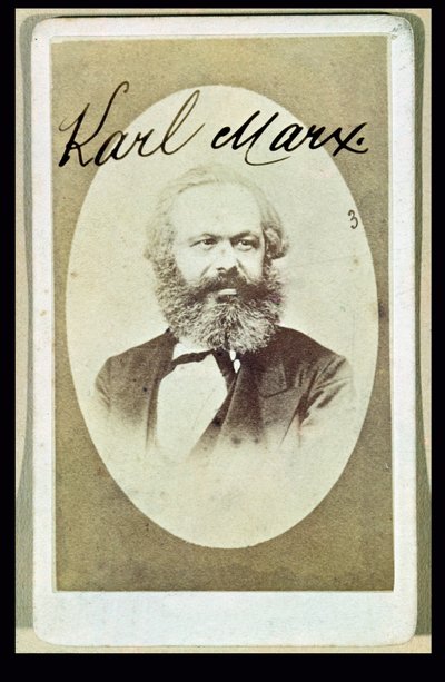 Fotografisch visitekaartje van Karl Marx (1818-93) met zijn handtekening door French School
