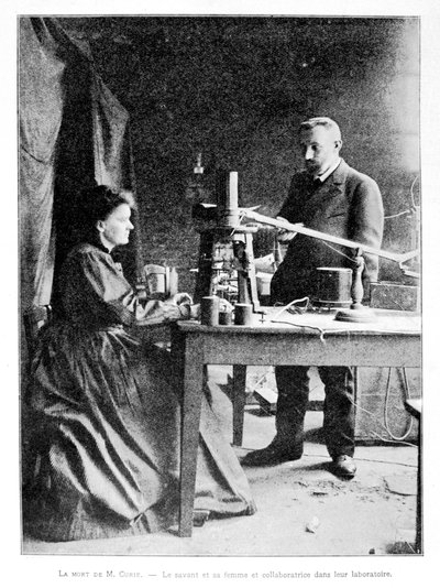 Pierre (1859-1906) en Marie (1867-1934) Curie in hun Laboratorium door French School