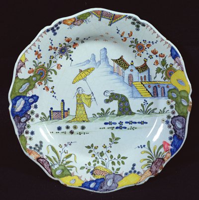 Bord, versierd in de Chinoiserie stijl, gemaakt in Rouen door French School