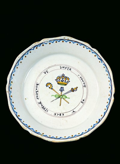 Bord versierd met de Drie Ordes onder de koninklijke kroon door French School