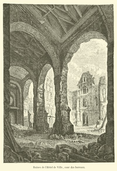 Ruïnes van het stadhuis, binnenplaats van de kantoren door French School