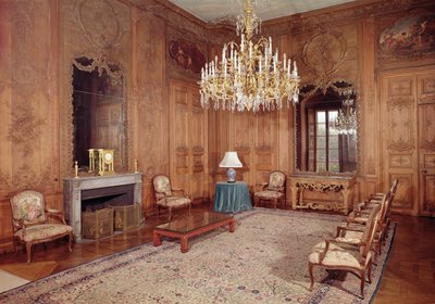 De Grote Lounge met houtwerk toegeschreven aan Verbeck en Louis XV periode meubels gesigneerd door D. Delant en F. Folliot, 1730-36 door French School
