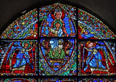 De Maagd Maria op de troon en Christus kind met twee engelen door French School