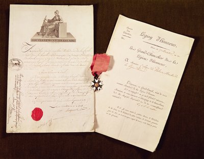 De documenten en medaille van Francois Becherel