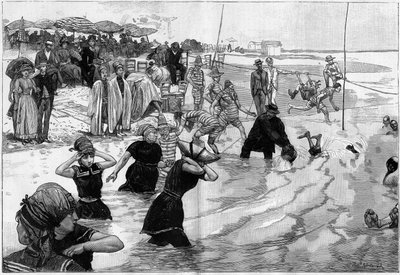 De zeebaden tijdens de vloed op een strand in Normandië, Frankrijk, in 