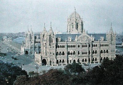 Victoria Terminus, Bombay, gegraveerd door Gillot, ca. 1910 door French School