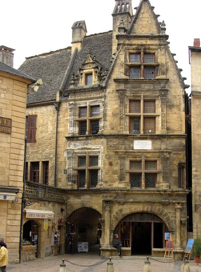 Uitzicht op het Maison de La Boetie door French School