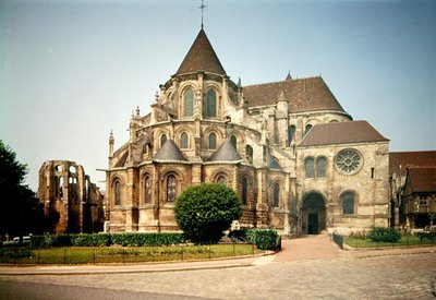 Uitzicht op de apsis van de kathedraal van Notre-Dame, gebouwd c.1150-1220 door French School