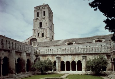 Uitzicht op het klooster door French School