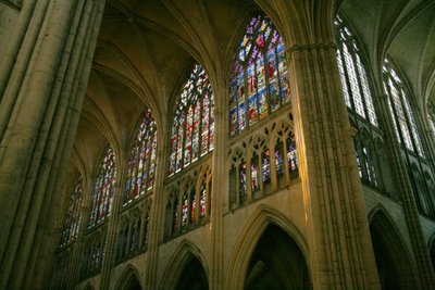Uitzicht op de noordkant van het schip en de westkant van het noordtransept door French School