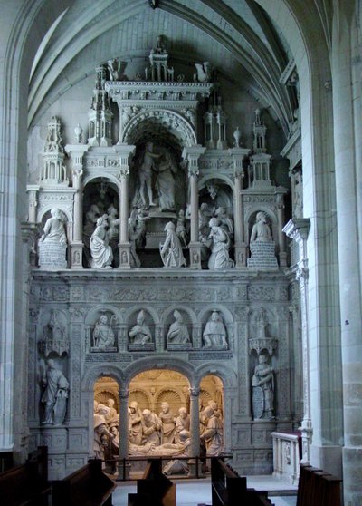 Uitzicht op het noordelijke transept met scènes uit het leven van de Maagd door French School