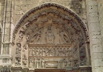 Zicht op het timpaan met de Madonna en Kind op de troon, Zuiddeur van het Koninklijk Portaal, c.1145-50 door French School
