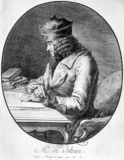Voltaire aan zijn werktafel door French School