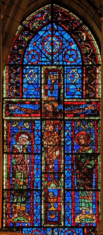 Raam 100 met de Kruisiging met de Maagd Maria en St. Johannes door French School