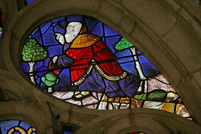 Raam met Noach die naar God luistert (glas-in-lood) door French School