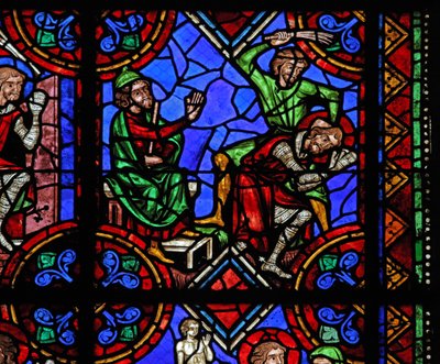 Raam w06 met het verhaal van St. Julianus van Brioude - St. Ferreol, een vriend van Julianus, die stierf tijdens de vervolgingen van Diocletianus, wordt gevangengenomen en geslagen door French School