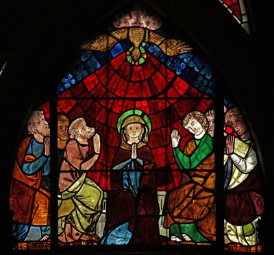 Venster w14 met de Maagd Maria en de apostelen bij Pinksteren door French School