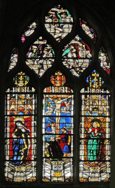 Raam w206 met de Kruisiging met de Maagd Maria en St. Johannes door French School