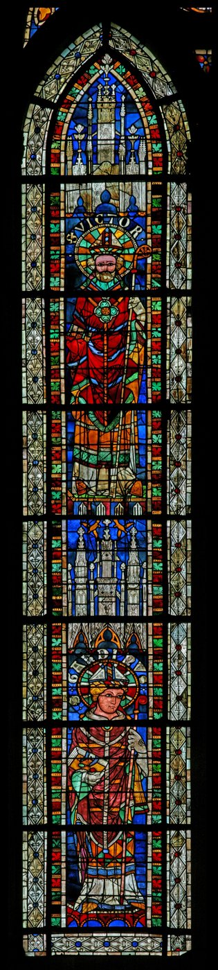 Raam w207 met St. Garonius en St. Victor door French School