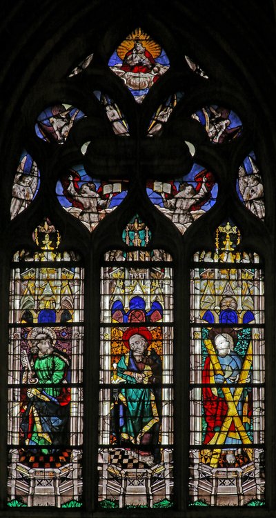 Raam w208 met St. Petrus, St. Paulus en St. Andreas door French School