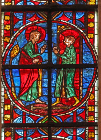 Raam w210 met St. Jacobus en de magiër Hermogenes leerling Philetus door French School