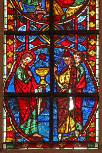 Raam w210 met St. Jacobus met de magiër Hermogenes en Philetus door French School