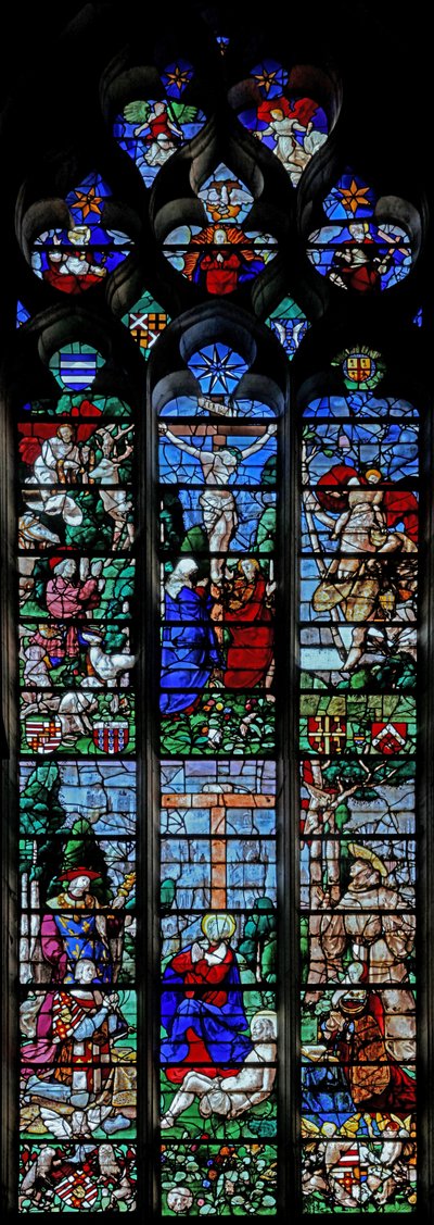 Raam w25 met de Kruisiging met St. Hubertus en St. Christoffel; hieronder de donateur Louis de Roncherolles en zijn vrouw Françoise de Halluin met St. Louis en St. Franciscus door French School