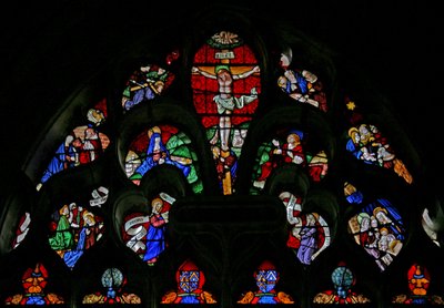 Raam w2 met de Kruisiging en scènes uit de Kindertijd van Christus door French School