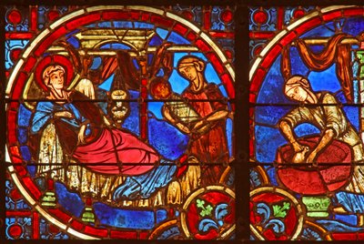 Ruit w2 met de geboorte van Christus met vroedvrouwen door French School