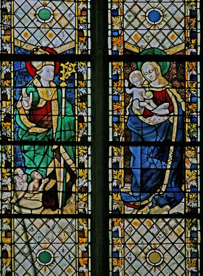 Raam w43 met St. Nicolaas en de Maagd en Kind door French School