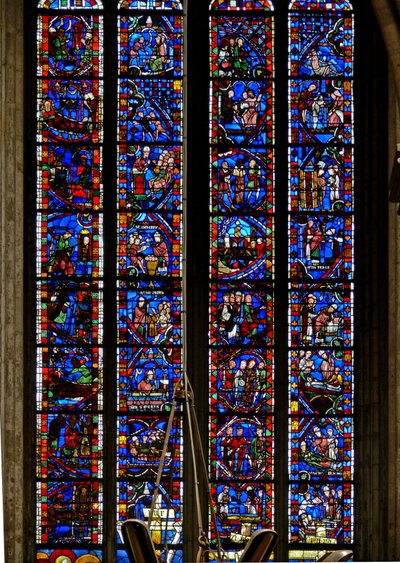 Raam w51 met Een van Les Belles Verrieres met scènes uit de levens van St. Nicolaas, St. Catharina en St. Sever door French School