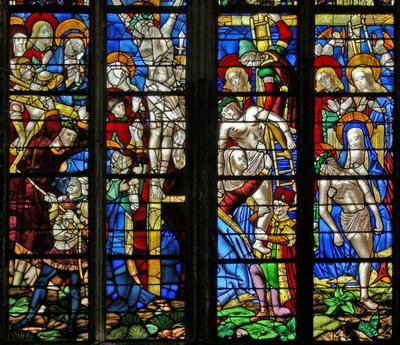 Raam w51 met de Via Crucis, de Kruisiging, Afneming en Pieta door French School