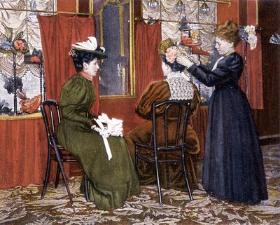 Vrouw die een dame met een hoed stylet bij de Maison Nouvelle door French School