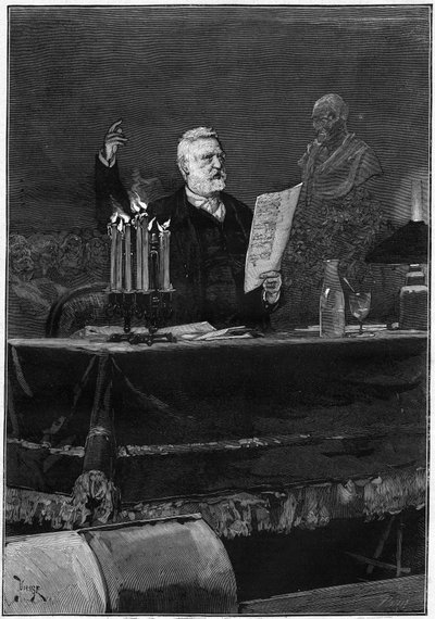 Schrijver Victor Hugo (1802-1885) spreekt ter gelegenheid van de honderdste verjaardag van de dood van Voltaire, beroemd in het Théâtre de la Gaîté in Parijs op 30 mei 1878. Gravure in 