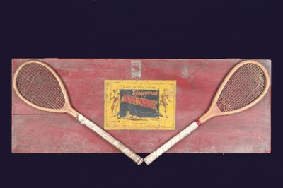Originele doos voor een Sphairistike set (houten doos met rackets en label) door French and Co.