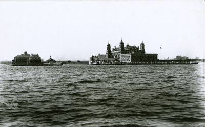 Ellis Island, New York Haven, 1903 door G.P. Hall und Sohn