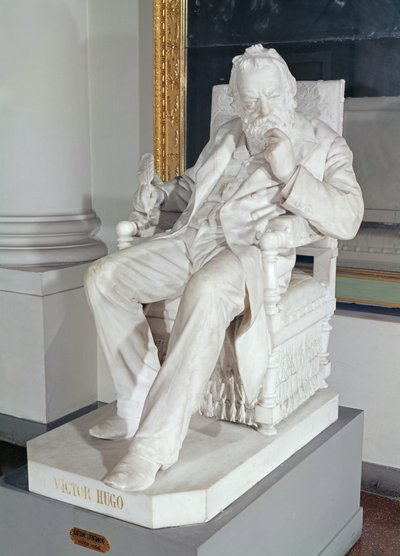 Zittend standbeeld van Victor Hugo (1802-85) door Gaetano Trentanove