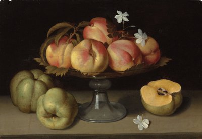 Perziken in een glazen kom, appels en jasmijnbloemen door Galizia Fede
