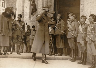 Album MVSN- Zwarthemden: I Principi di Piemonte bezoeken het Moederhuis van de Gehandicapten in Rome door Genovesi Genovesi