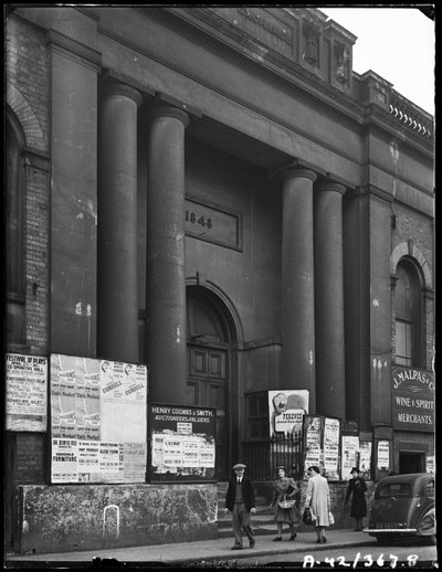 Graanbeurs, Angel Street, Worcester, Worcestershire, 1942 door George Bernard Mason