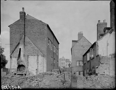 Hof 16, Little Park Street, Coventry, 1941 door George Bernard Mason