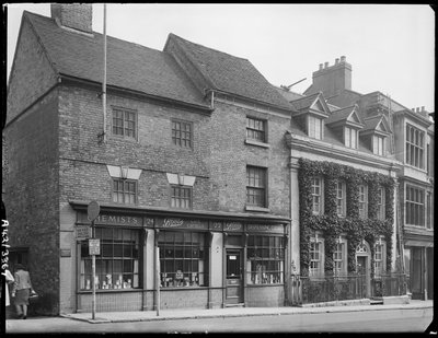 High Street, Sutton Coldfield, Birmingham, lente 1942 door George Bernard Mason