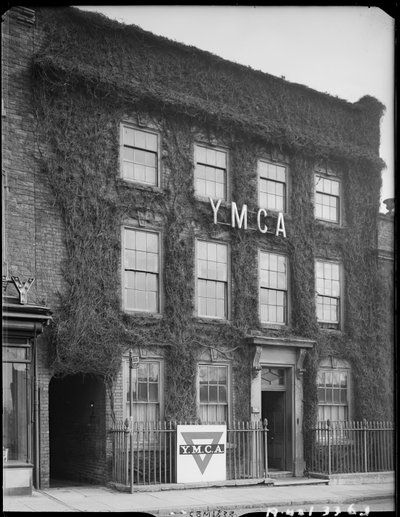 YMCA Hostel, High Street, Sutton Coldfield, Birmingham, lente 1942 door George Bernard Mason